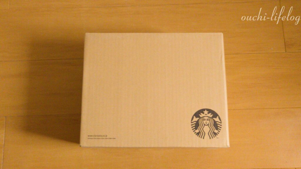 スタバの2024カスタマイズジャーニーセットが届いた時の箱